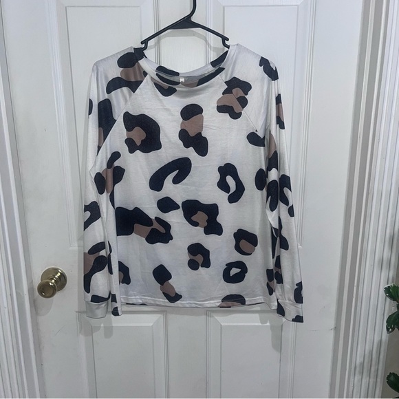 White and Black Boxy Long Sleeve Polo Sweatshirt leopard/b315 - Picture 1 of 4